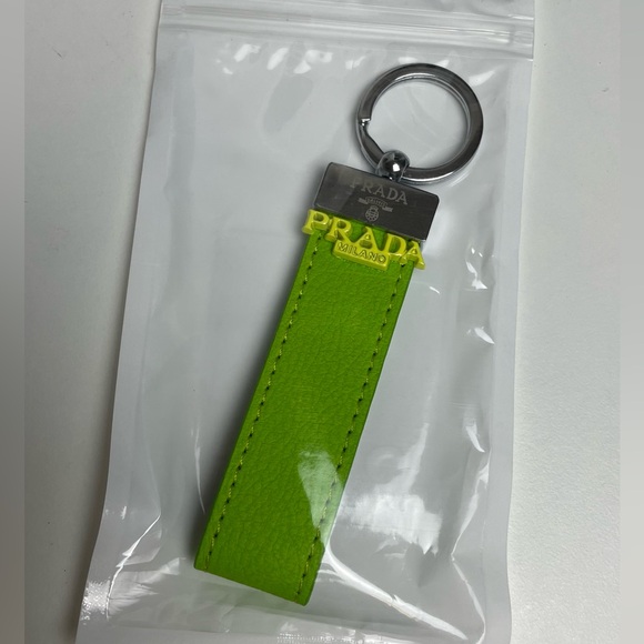 NWT Prada Beauty Fashion Keychain - Picture 1 of 4